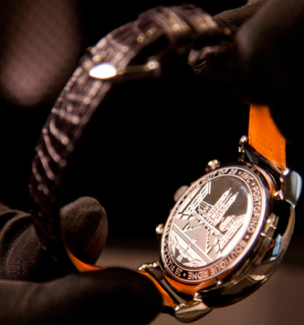 задняя сторона часов IWC Portofino Chronograph