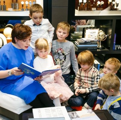 Тутта Ларсен читала «Маленького принца» для IWC