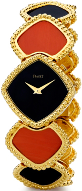 Часы из желтого золота с ониксом и кораллами, механизм Piaget 9P, 1974