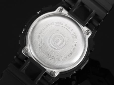 Юбилейные часы Bearbrick DW-5600 от Casio и MediCom Toy