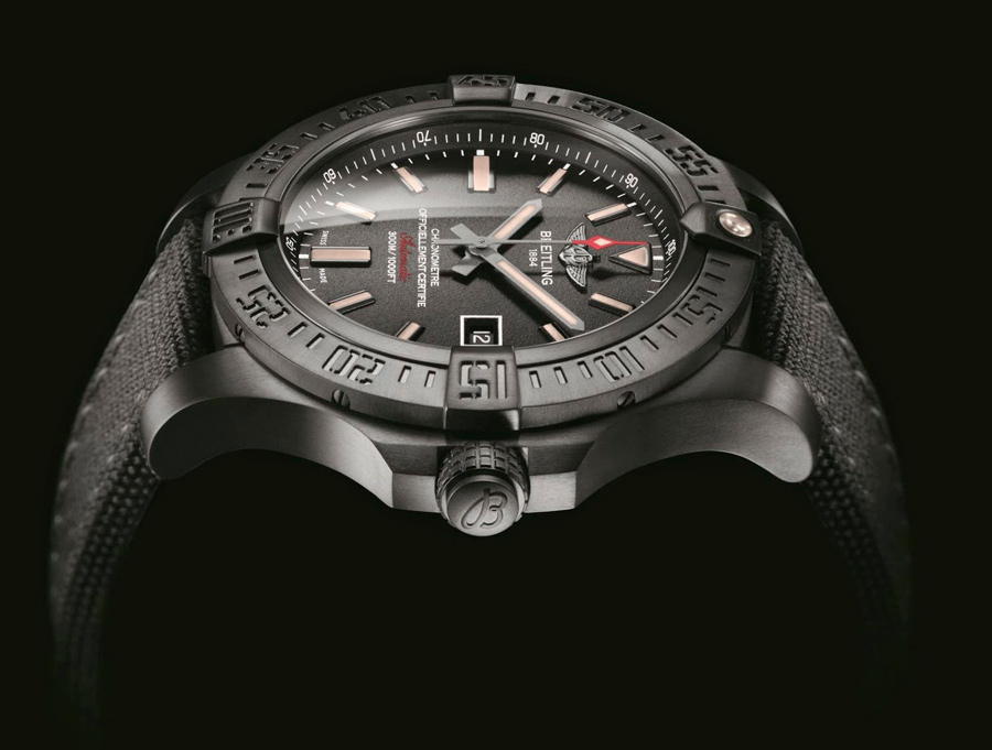 Часы Avenger Blackbird от Breitling