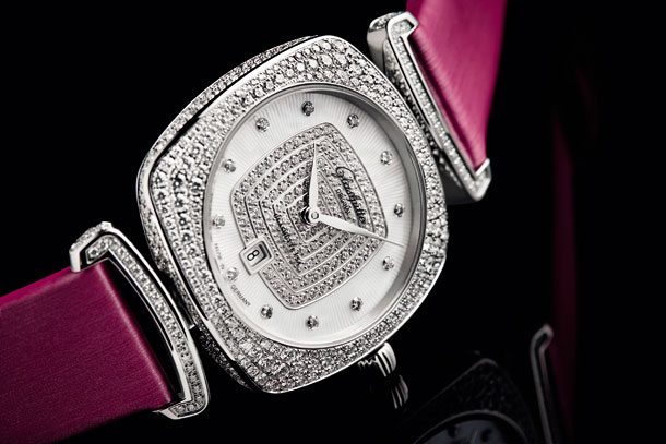 Изящные часы Pavonina от Glashutte Original