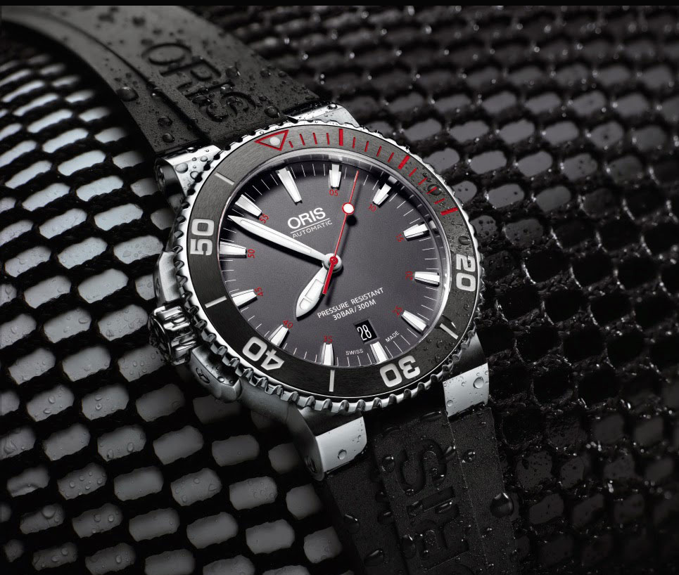  Aquis Red Limited Edition   Oris 