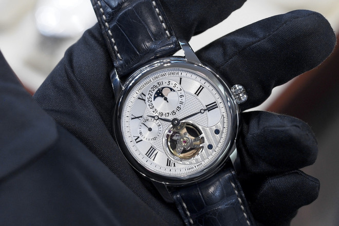 Часы  Heart Beat Manufacture Calibre FC-945 Silicium Limited Edition от Frederique Constant 
