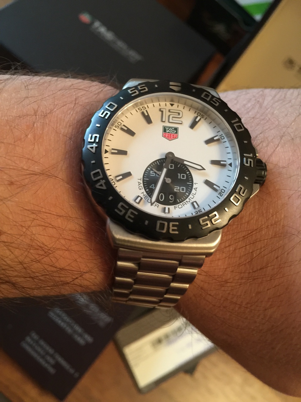 часы TAG Heuer FORMULA 1 GRANDE DATE