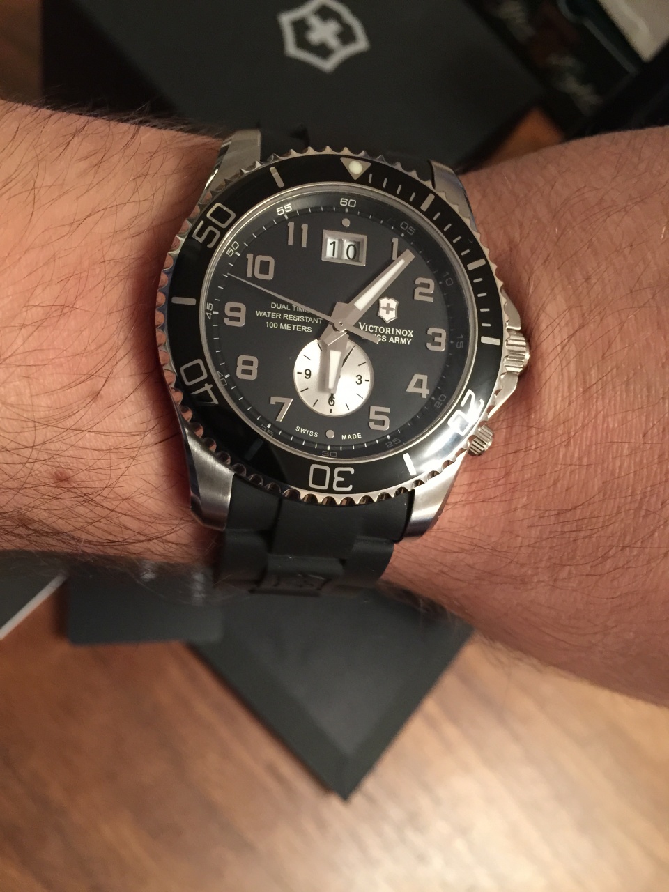 часы Victorinox Swiss Army Maverick GS Dual Time