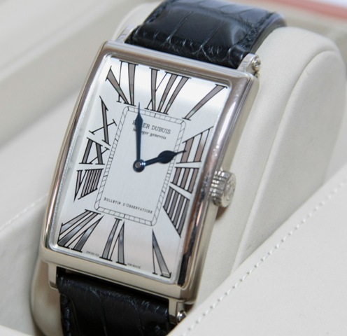 часы Roger Dubuis Much More