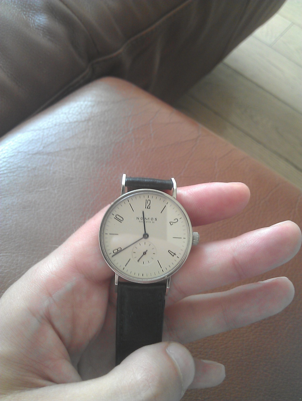 часы Nomos Tangente