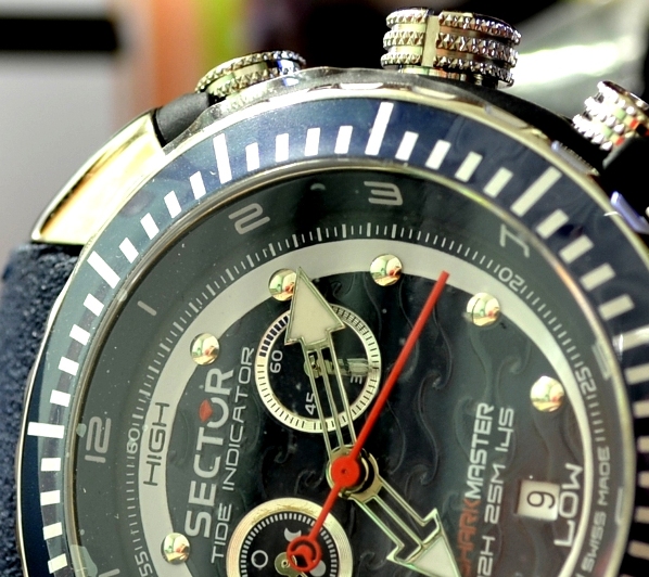 часы Sector Tide indicator