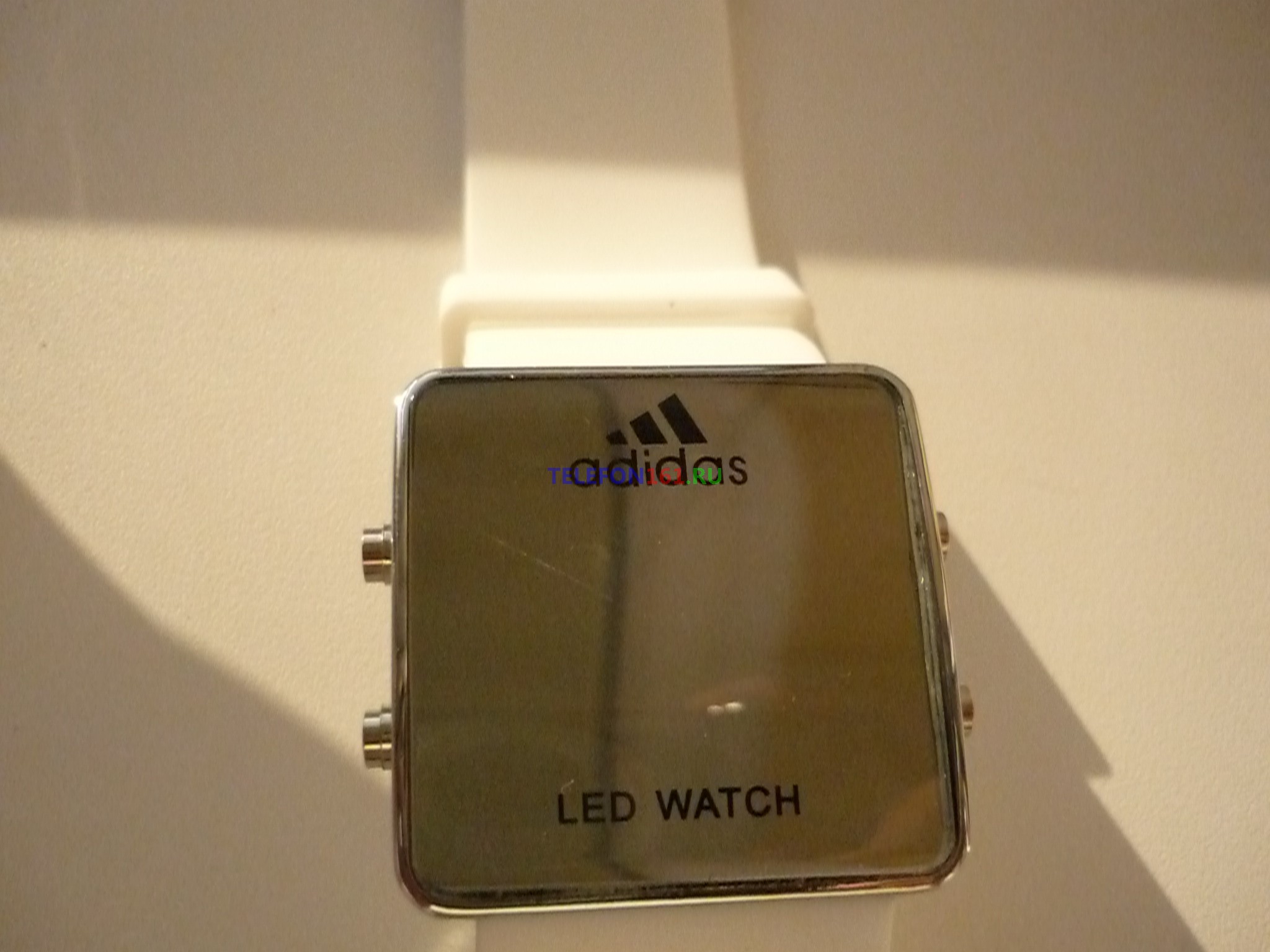 часы Adidas LED Часы светодиодные с подсветкой (белый+металлик)