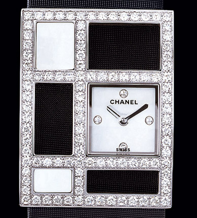  Chanel Or blanc 18 carats / Cadran nacre, 4 diamants