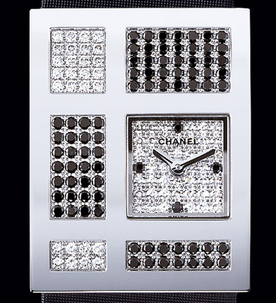  Chanel Or blanc 18 carats / Cadran pavé diam 4 diam. noirs