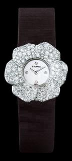 часы Chanel Or blanc 18 carats / Pétales pavées diam